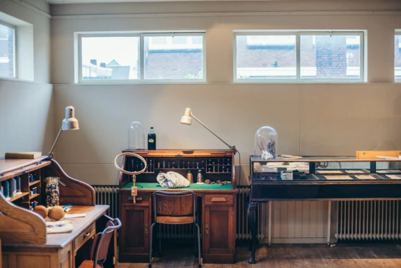 Afbeelding van de werkplek 'Hul le Kes Recovery Studio'.